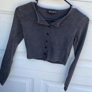 COPY - long sleeve cropped button up top
